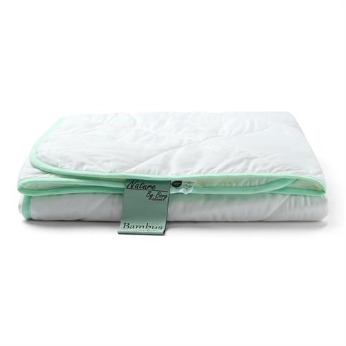 Bambusdyne 140x220 cm fra Home-Tex i hvitt trekk